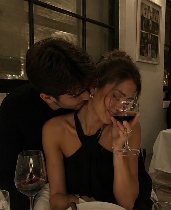 Happy couple who met through Aura Dating — success story 1